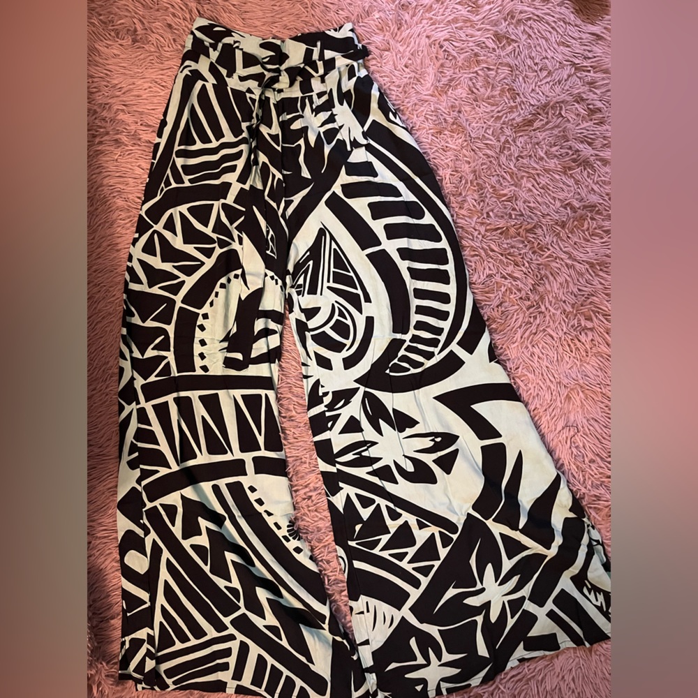 Missing Polynesia Pants Size 0